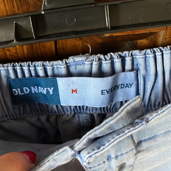 Old Navy Chino Shorts - Picture 3 of 4